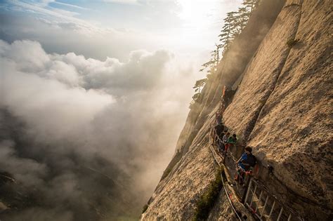  華山！険しい登山道と絶景の雲海を堪能しよう！